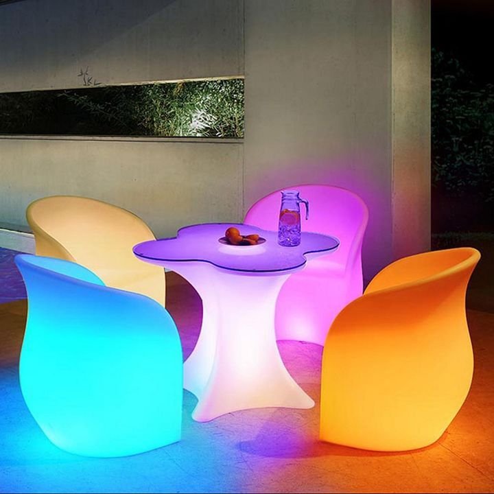 Salon lumineux, quatre places